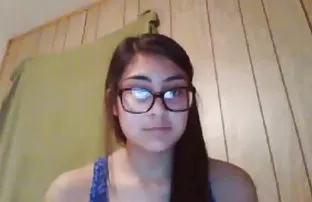 XXX ஆசிய தூங்கும் ஒரு சிறிய சேவல் நழுவியது
