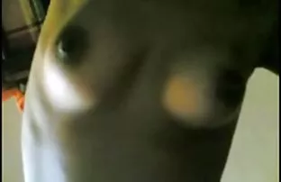 XXX பெரிய மார்பகங்களுடன் 18 வயது அழகான லத்தீன்