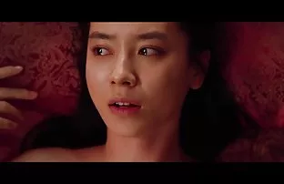 XXX கவர்ச்சியான பெண் உடலுறவுக்கு ஒப்புக்கொண்டார்