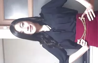 XXX கண்ணாடியில் இருக்கும் தங்கை அண்ணனுடன் பழகுகிறாள்