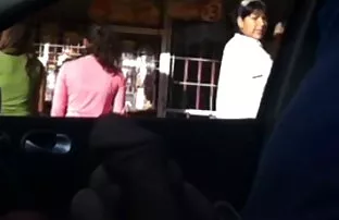 XXX ஒரு இளம் ஆயாவின் வாயில் படகோட்டி