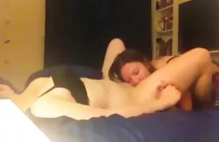 XXX எலெனா பெர்கோவா டிவியில் புண்டை காட்டினார்