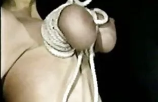 XXX ஹைலோஃப்டில் ஒரு கர்ப்பிணி கன்னியாஸ்திரி