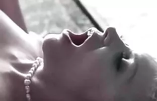 XXX சிறுவன் ஹிப்னாஸிஸின் கீழ் ஆயாவைப் பிடித்தான்