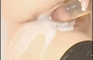 XXX இளம் பெரிஸ்கோப்பை சுயஇன்பம் செய்கிறது