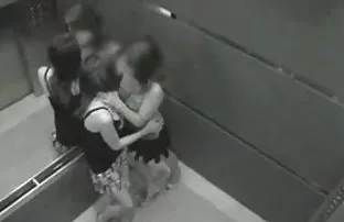 XXX அப்பா அப்பா இல்லாமல் விடுமுறையில் ஒரு மகனின் டிக் விரும்பினார்